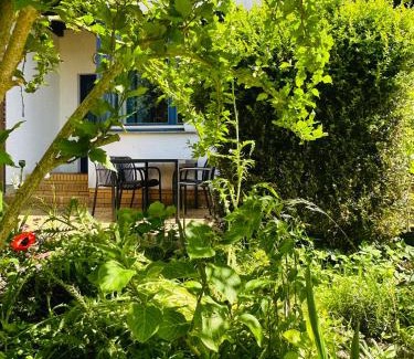 Bastionengurtel Apartment | Fewo A am Theater mit Terrasse und Balkon