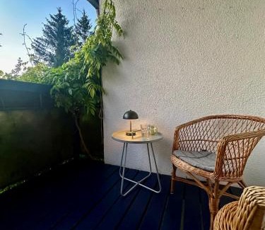 Bastionengurtel Apartment | Fewo A am Theater mit Terrasse und Balkon