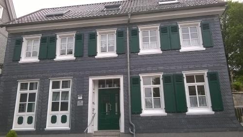 Hueckeswagen Apartment | Historic FEWO Altstadt Hückeswagen for Family Getaways