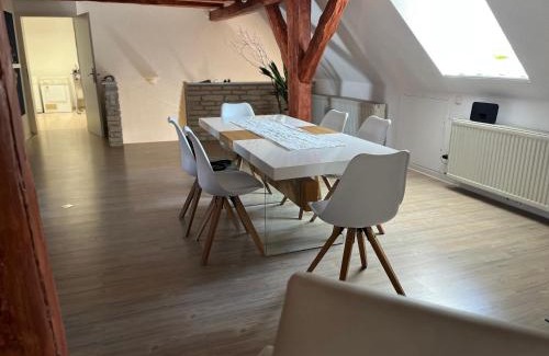 Burg Stargard Apartment | Comfortable Getaway at Fewo am Fuße der Burg Stargard