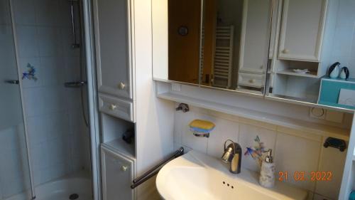 Rinteln Apartment | Pet-Friendly Retreat at FEWO Am Kiesteich - 9.3/10 Rated