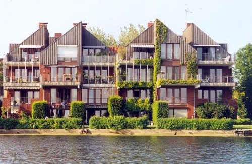 Ploen Apartment | Child-Friendly Retreat at FEWO-Ammermann - 9.3/10 Rated