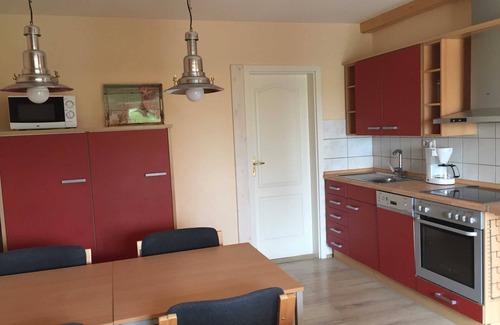 Schwarbe Apartment | Experience Fewo Amsel: Family-Friendly Getaway with Ocean View