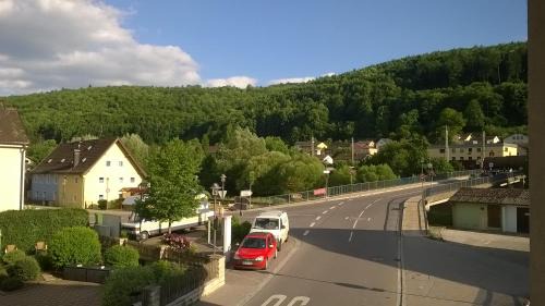 Solnhofen Apartment | Oceanfront FeWo An der Bruecke: Family-Friendly Getaway