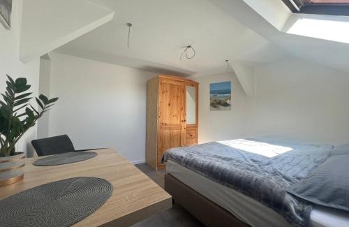 Netzschkau Apartment | Family-Friendly Retreat at FeWo an der Göltzschtalbrücke