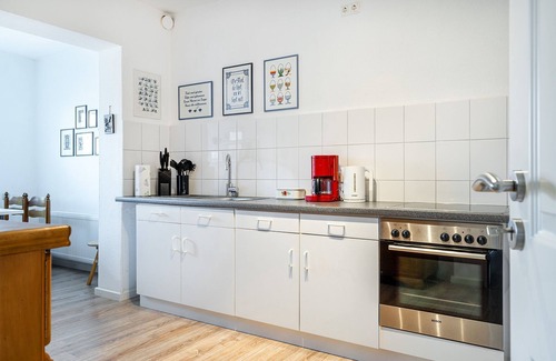 Ihlow Apartment | Guest Rated 10/10: Fewo Annette with Family-Friendly Amenities