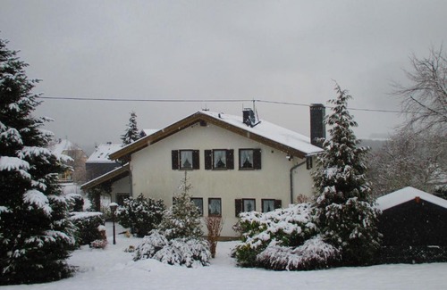 Starkenburg Apartment | Pet-Friendly Getaway at Fewo Beate Gensich - Rated 9/10