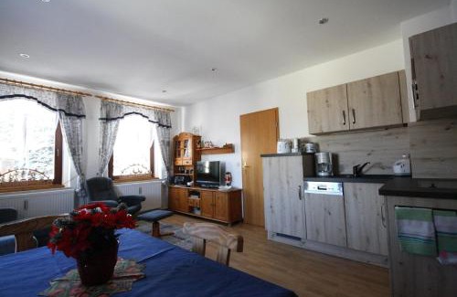 Sehmatal-Neudorf Apartment | Family-Friendly Retreat in Neudorf with Garden & Grill