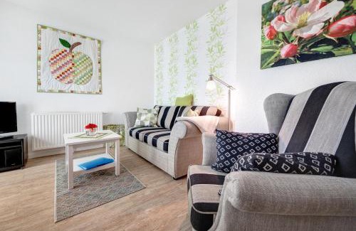 Deinste Apartment | Discover Fewo Birkenallee - Apfel: Family and Accessible Retreat