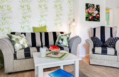 Deinste Apartment | Discover Fewo Birkenallee - Apfel: Family and Accessible Retreat