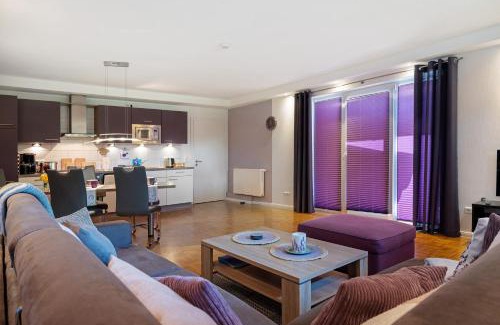 Deinste Apartment | Family-Friendly Getaway at Fewo Birkenallee - Lavendel