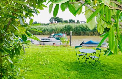 Gruenerdeich Apartment | Oceanfront Retreat at FeWo Blankenese - Guest Rated 8.5