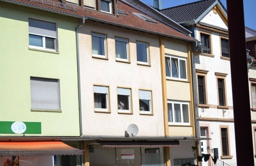 Neustadt an der Weinstrasse Apartment | Top-Rated Fewo Kirst: Family-Friendly Apartment with Kitchen