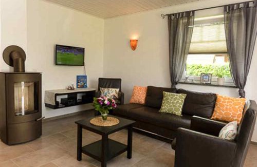 Sahrensdorf Apartment | Family-Friendly Getaway at Fewo "Dr Klöbner"
