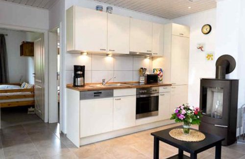 Sahrensdorf Apartment | Family-Friendly Getaway at Fewo "Dr Klöbner"