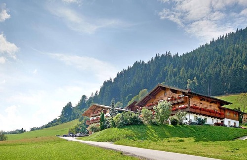 Flachau Apartment | Relax at Fewo E - Alpin Apart with Spa & Family Amenities