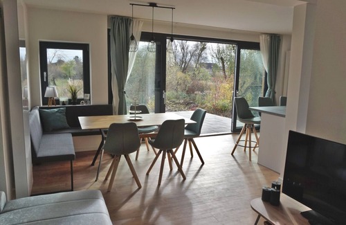 Bad Freienwalde Apartment | Scenic Fewo EG am Fluss with Terrace - A Green Retreat