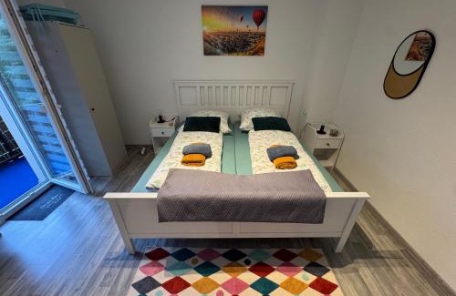 Jurgenohl Apartment | Guest Rated: FeWo Elbo46 with Balcony and Smart TV
