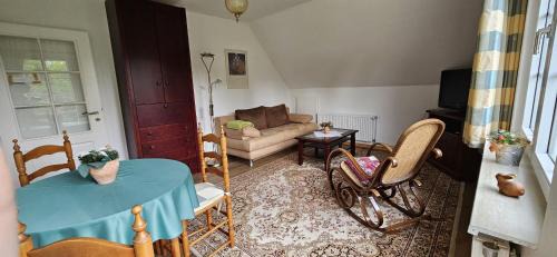Bockswiese Apartment | Discover Fewo Esche 2: Family and Pet-Friendly Retreat