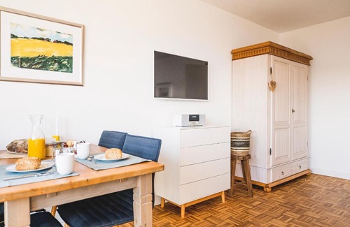 Flensburg Apartment | Discover FEWO Fördeblick: Pet-Friendly Retreat with Top Ratings