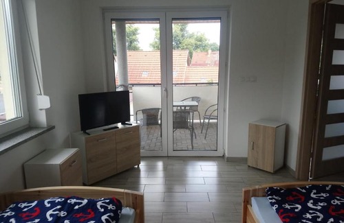 Topchin Apartment | Comfortable Haven for 6 in Mittenwalde - Pet Friendly