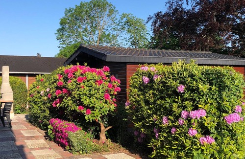 Nordseebad Burhave Apartment | Family-Friendly Fewo Heimathafen with Pool and Spa