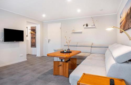 Osterbruch Apartment | Family-Friendly Retreat at Fewo Heimathafen Awaits You