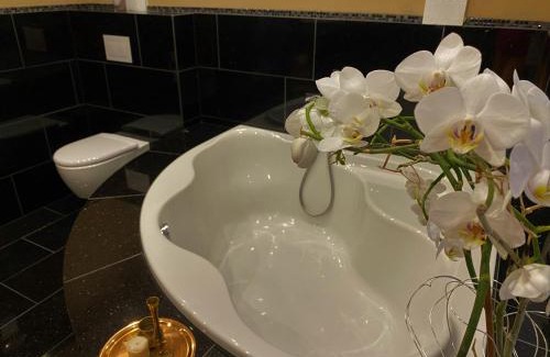 Bleiwasche Apartment | Elegant FeWo Herbst in Villa Waldrand - Pet Friendly Stay