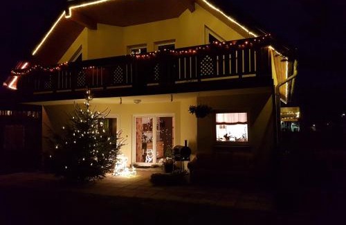 Oberhavel Apartment | Relaxing FeWo Hohen Neuendorf Near Berlin with Spa Access