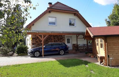 Oberhavel Apartment | Relaxing FeWo Hohen Neuendorf Near Berlin with Spa Access