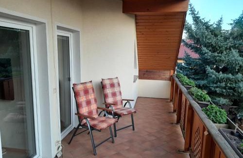 Oberhavel Apartment | Relaxing FeWo Hohen Neuendorf Near Berlin with Spa Access