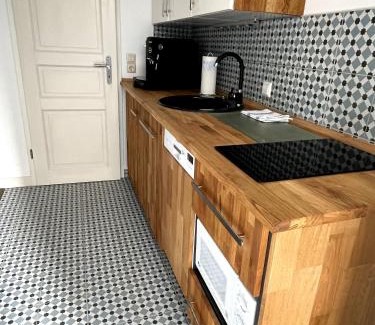 Kotzschenbroda Apartment | Discover FEWO in Altkötzschenbroda's Vibrant Quarter