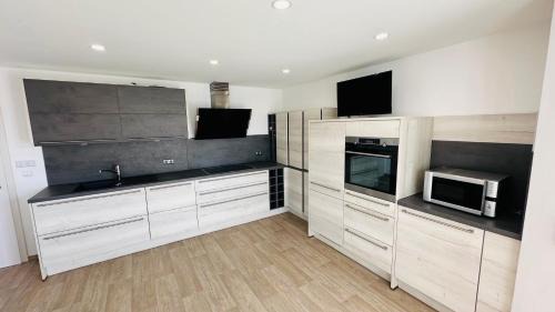 Neunburg vorm Wald Apartment | Discover FeWo - Im SCHWARZACHTAL: Wheelchair Accessible Retreat