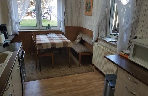 Wolmirstedt Apartment | Discover Fewo Kaiser: Pet-Friendly Retreat with Hot Tub