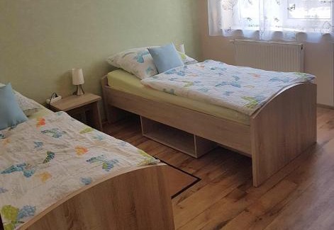 Wolmirstedt Apartment | Discover Fewo Kaiser: Pet-Friendly Retreat with Hot Tub