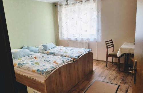 Wolmirstedt Apartment | Discover Fewo Kaiser: Pet-Friendly Retreat with Hot Tub
