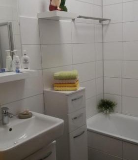 Langen b. Bremerhaven Apartment | Guest Favorite Fewo Kroker: Pet-Friendly & Hot Tub Bliss