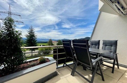 Scheidegg Apartment | Relaxing FeWo Längl -Waldluft- with Pool & Spa Retreat