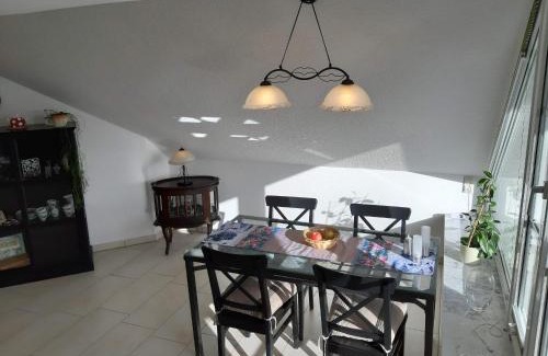 Bad Bevensen Apartment | Family-Friendly Retreat at Hans-Hermann with Hot Tub Access