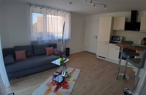 Meersburg Apartment | Ocean View Retreat: Fewo Linzgau - Ferienwohnungen Reußner