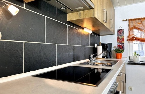 Grossschoenau Apartment | Modern & Rustic Fewo Marie with Sauna and Breakfast Included