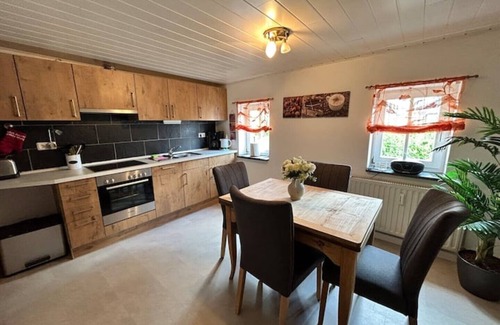 Grossschoenau Apartment | Modern & Rustic Fewo Marie with Sauna and Breakfast Included