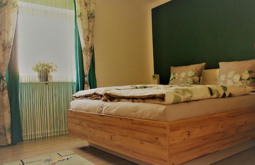 Marktheidenfeld House | Oceanfront FeWo Marktheidenfeld - Guest Rated 9.3/10