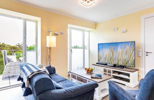 Prora Apartment | Oceanfront FeWo MeerGlück Penthouse with 10/10 Guest Ratings