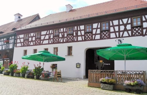 Neualbenreuth Apartment | Cozy Retreat with Scenic Views at Tillenberg Mountain