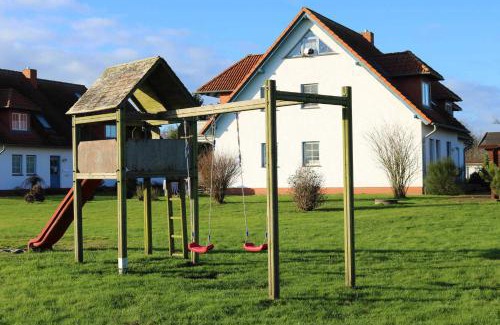 Karlshagen Apartment | Family-Friendly Fewo Peeneblick 5 with Pet Amenities