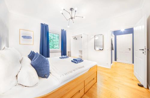 Kupferdreh Apartment | Discover FeWo Phönixhütte by Baldeneysee - Family Friendly