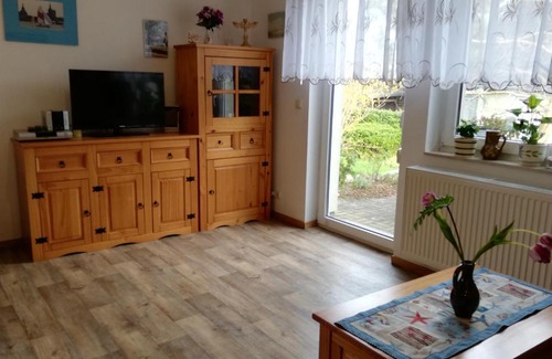 Poseritz Apartment | Pet-Friendly Fewo Rügen Böttger with Oceanfront Views