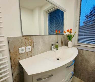 Reichenbrand Apartment | Top-Rated Family Retreat at Fewo Reichenbrand