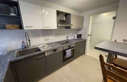 Reutlingen Apartment | Guest Rated: Fewo Reutlingen Metzstrasse with Family-Friendly Amenities